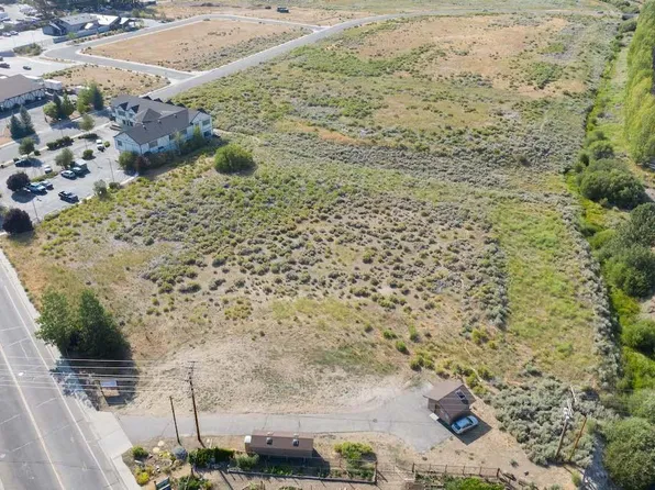 Fox Farm Rd, Big Bear Lake, CA 92315