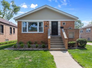 10105 S Tripp Ave, Oak Lawn, IL 60453