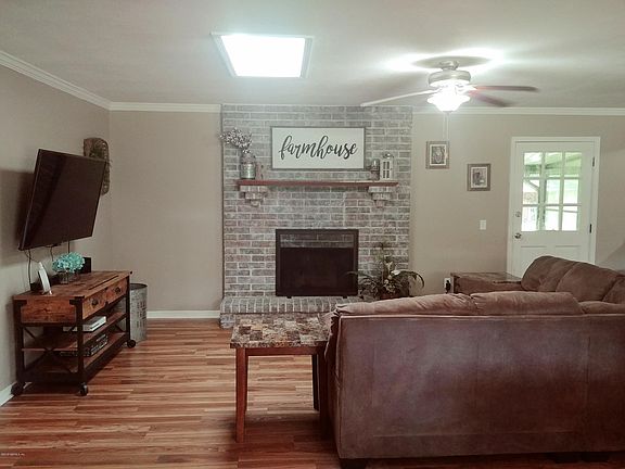 3rd image of 3400 Country Pines Dr