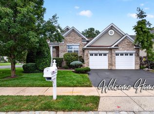 14 Crooked Stick Pl, Monroe Township, NJ 08831
