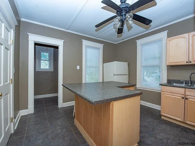 1144 Glenwood Blvd #1 — Photo 3