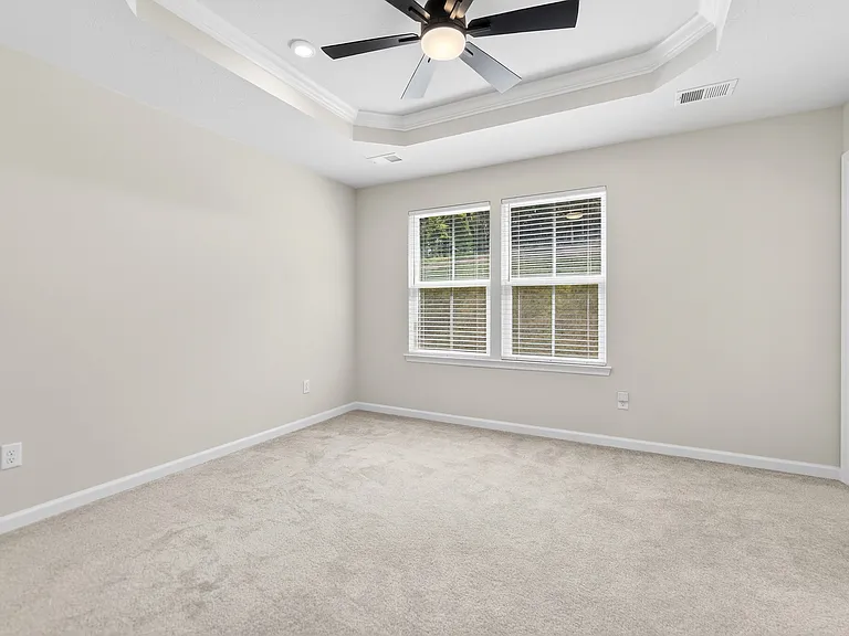526 Dogwood Ln — Photo 23