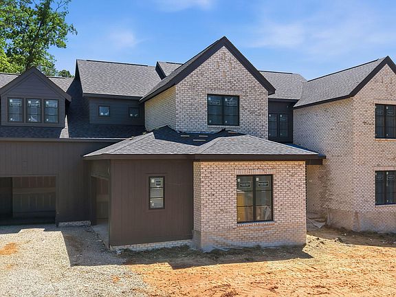 2nd image of 1221 Gunnison Pl