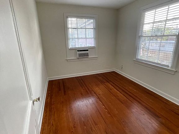 2nd image of 1257 McDuff Ave S #1259