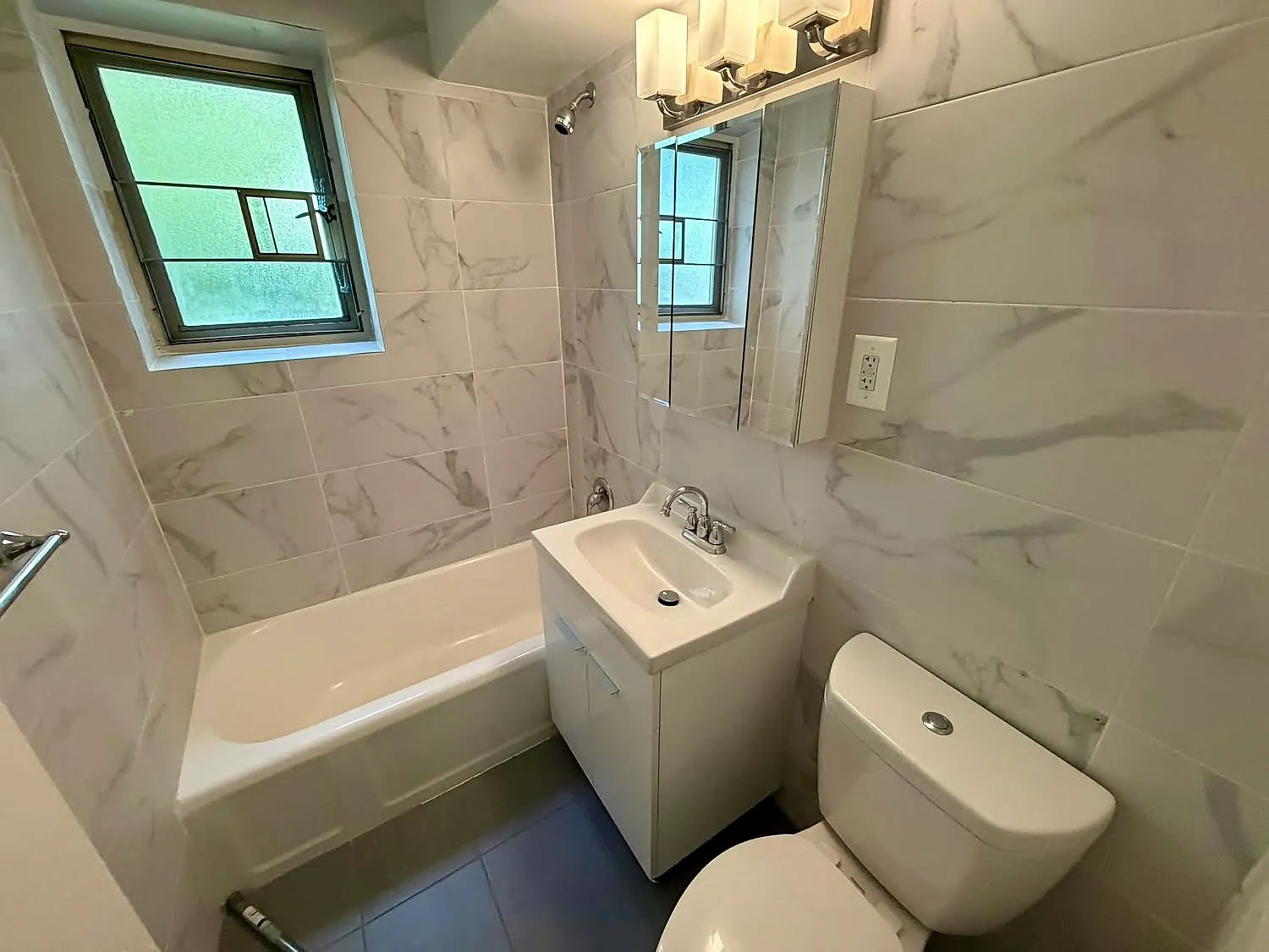 71st Cres, Fresh Meadows — Photo 4