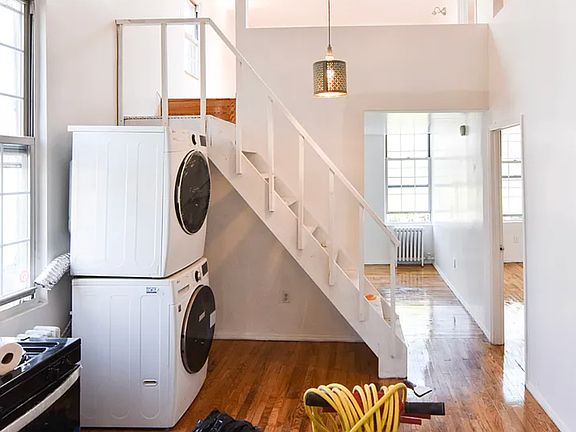 5th image of 429 Humboldt St APT 3