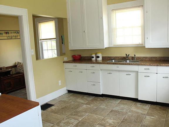 4th image of 1019 Moreau Dr