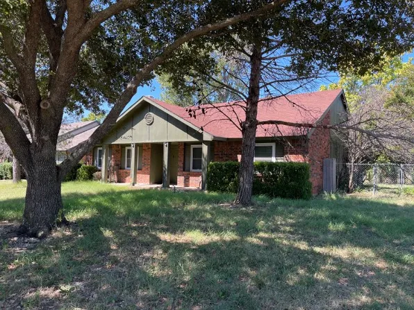 300 Matterhorn St, Cedar Hill, TX 75104