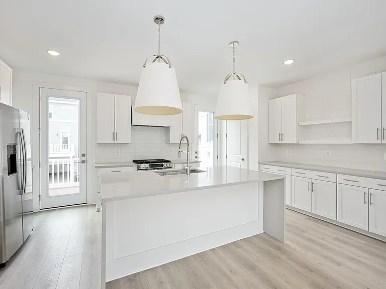 9207 Forkleaf Oak Dr — Photo 42