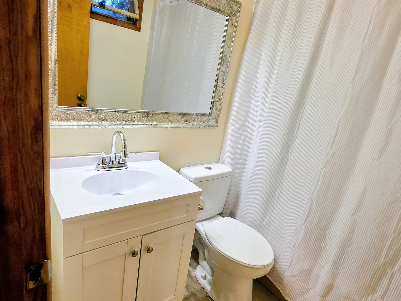 Studio, 250 sqft, $950 — Photo 3