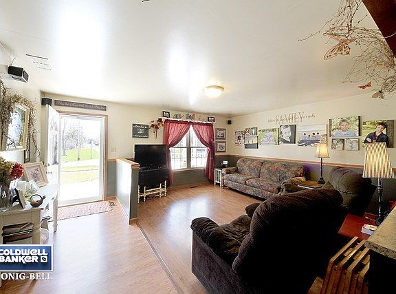 2nd image of 402 N 5th St
