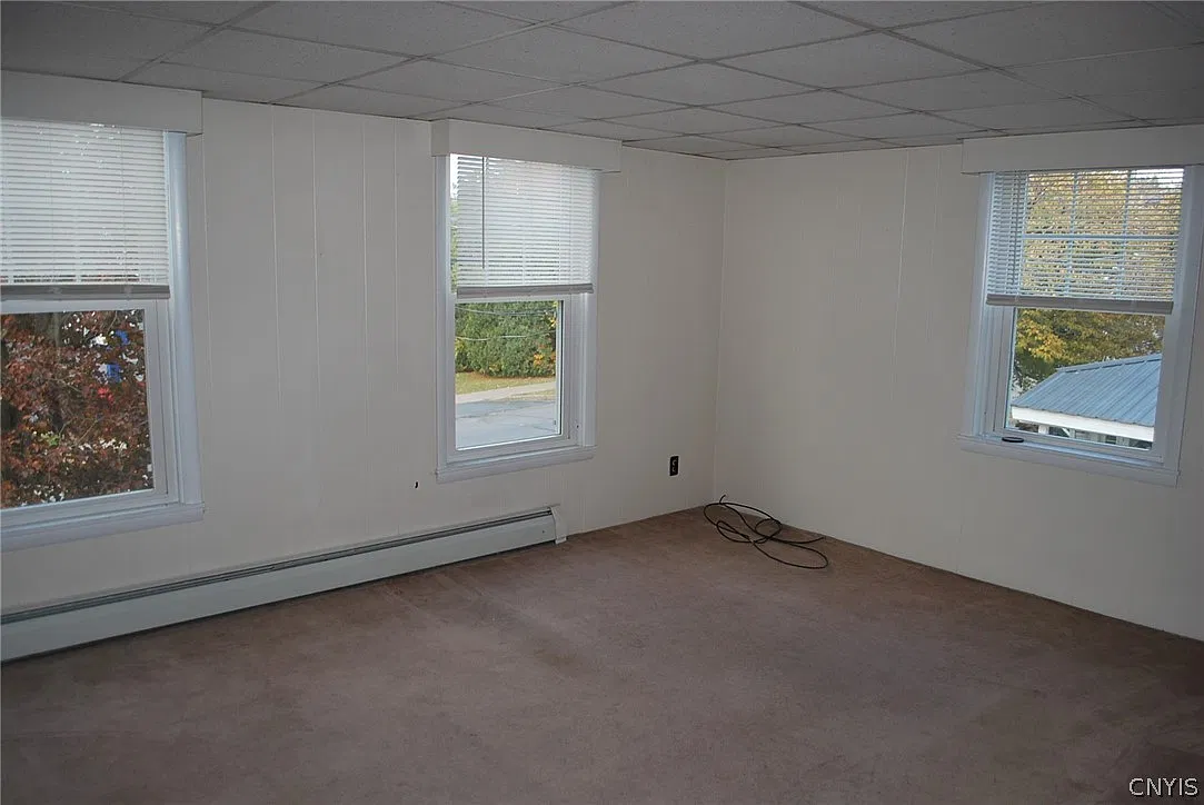 1 bed, 1.0 bath, 900 sqft, $850 — Photo 2