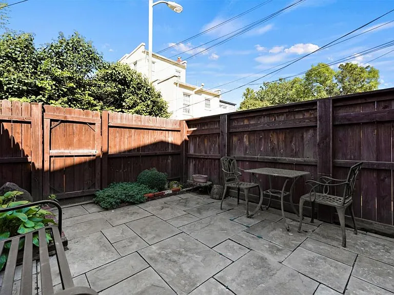 312 Millers Ct NE — Photo 15