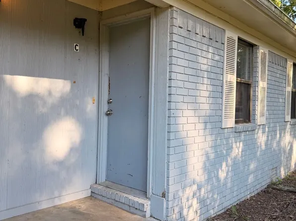 N Joplin Pl, 406 Joplin Pl #C, Russellville, AR 72801