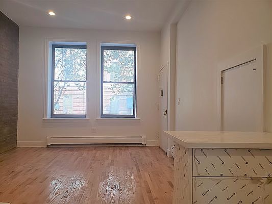 2nd image of 391 Convent Ave #2R