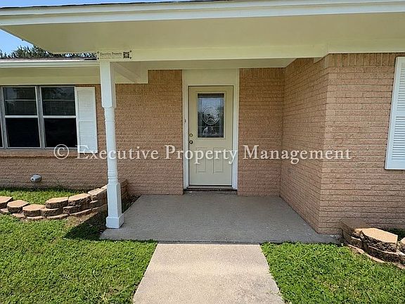 4th image of 616 Cedar Dr