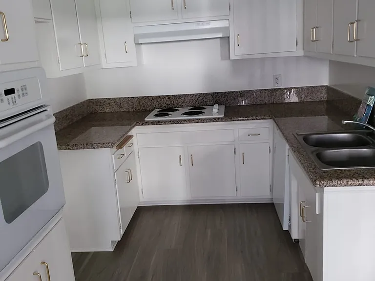 5000 Coldwater Canyon Ave #1A — Photo 2