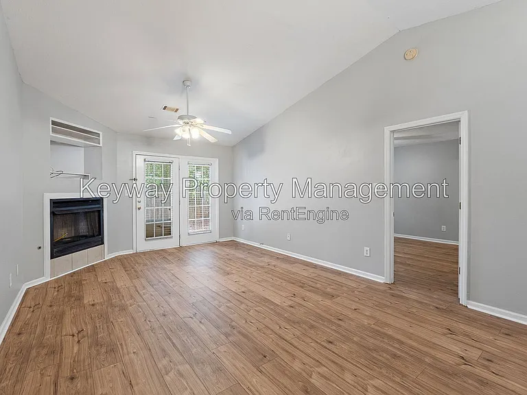 107 Stonington Ln SW — Photo 5