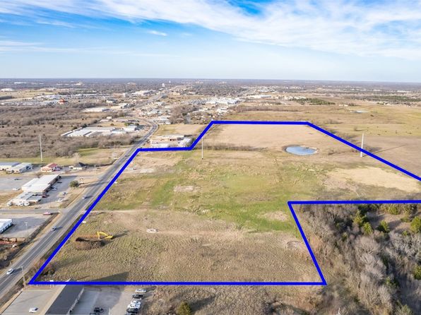 8903 Wesley St, Greenville, TX 75402