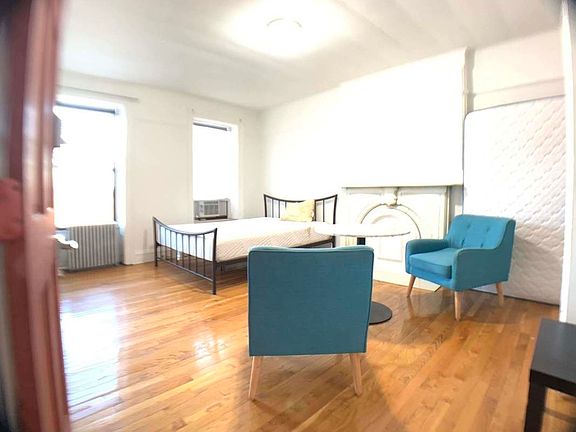 2nd image of 146 Macon St APT 4