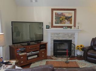 10606 Wemberley Hill Blvd, Louisville, KY 40241