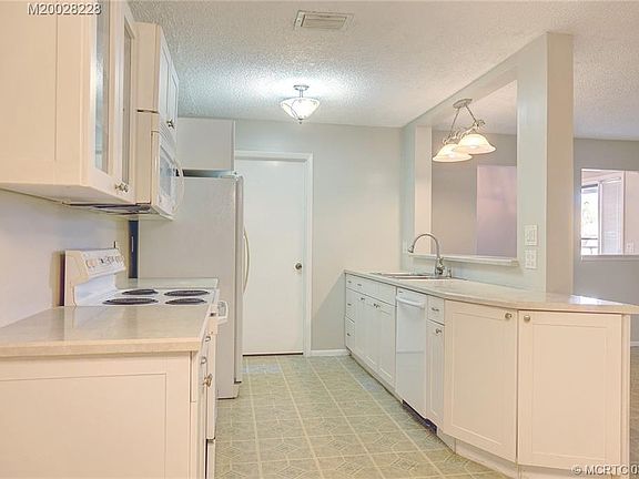 3rd image of 4003 NW Cinnamon Tree Cir