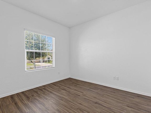 5th image of 116 Konik Rd