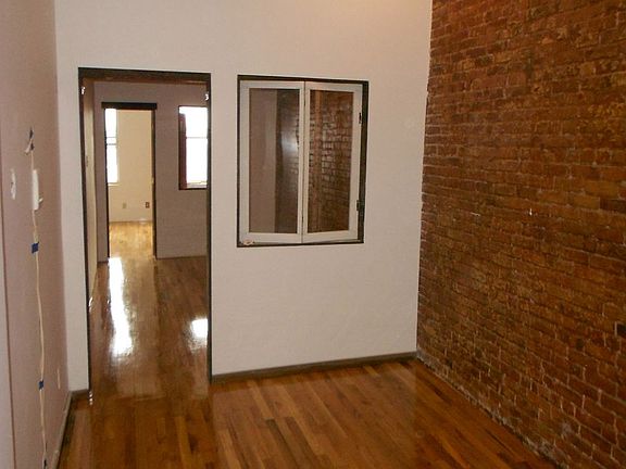 3rd image of 358 Grand St APT 4R