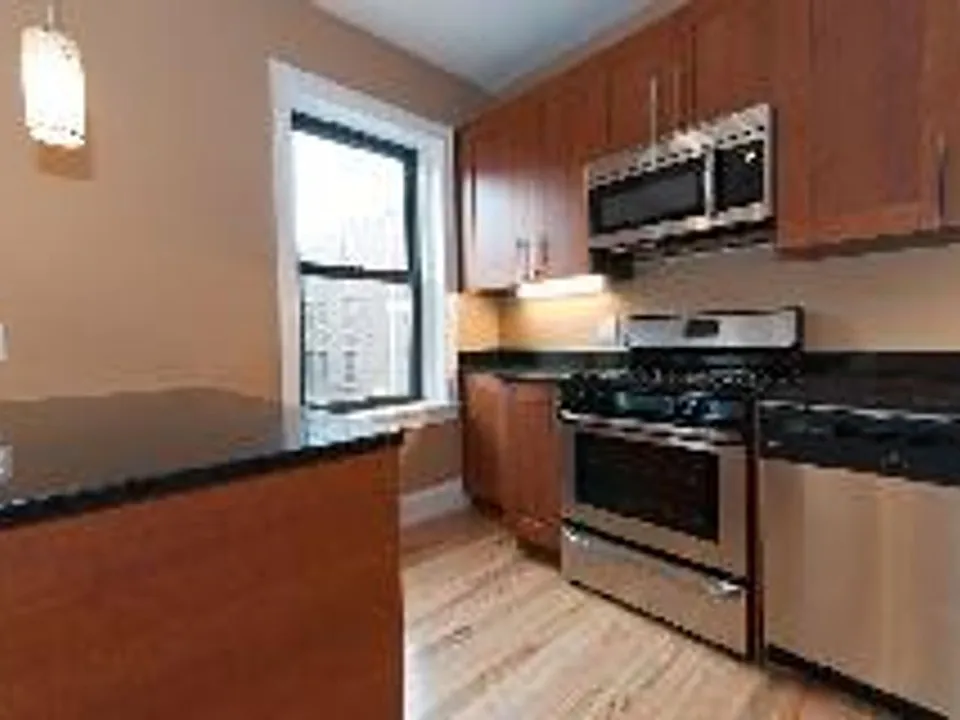6 Lothian Rd #3A