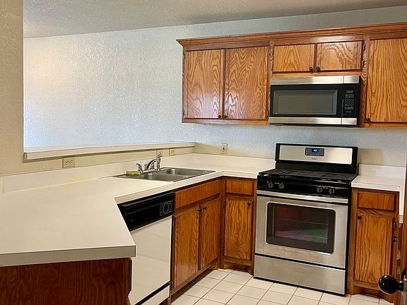 2nd image of 3320-3322 Ridgecrest Cir