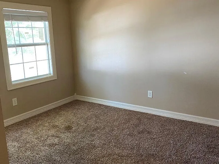 504 Higginbotham Rd — Photo 14