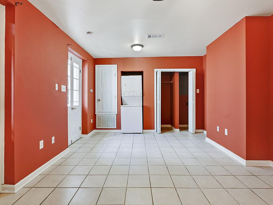 2nd image of 819 Saint Peter St #2