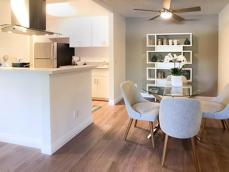 Newport Apartments — Photo 16
