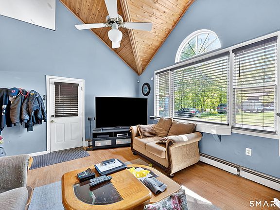 5th image of 120 Basswood Road