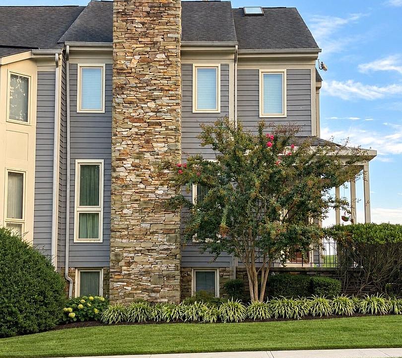 1st image of 16 Coachmont Ct