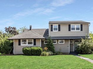 3251 Neptune Ave, Oceanside, NY 11572