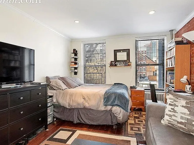 23 Clinton St #3B — Photo 1