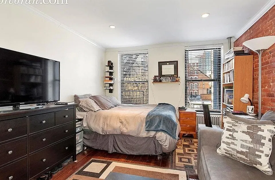 23 Clinton St #4C