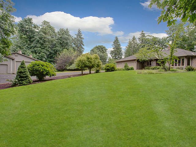 One level 3.5 Acres