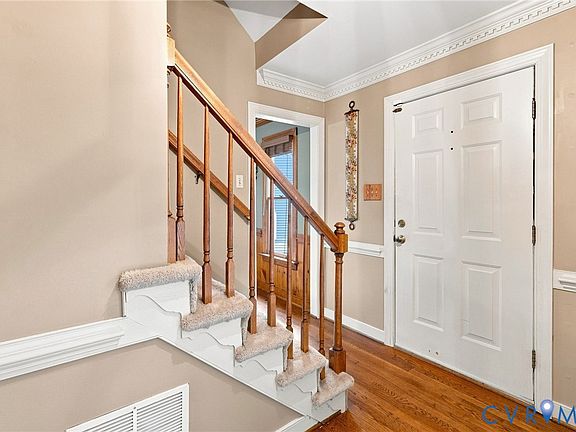 3rd image of 5907 Gates Mill Pl