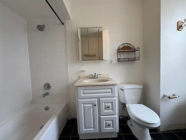 589 Palisade Ave #2 — Photo 9