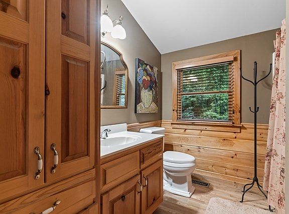 54th image of 61 River Bend Ct