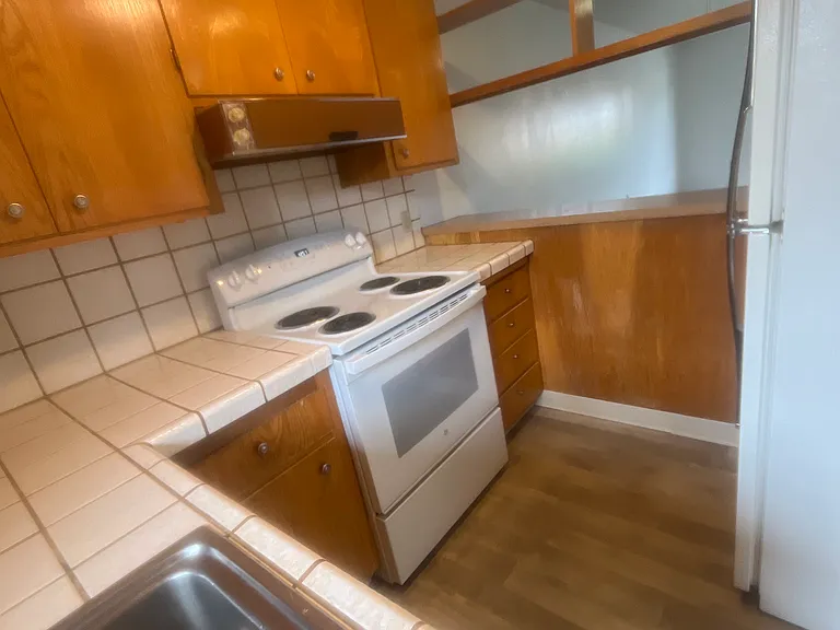 748 Oakland Avenue Apartments — Photo 38
