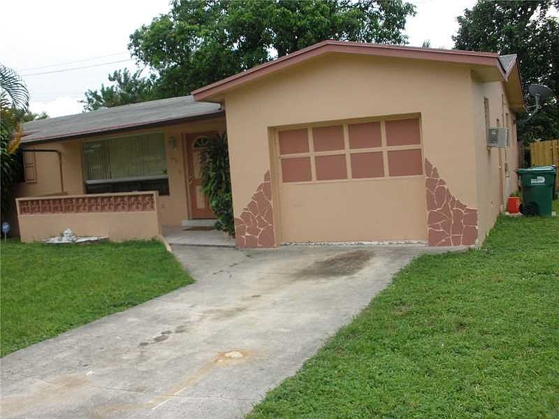 1st image of 1160 NE 205th Ter