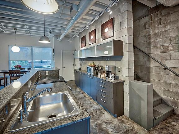 5th image of 3107 W Deleon St #3