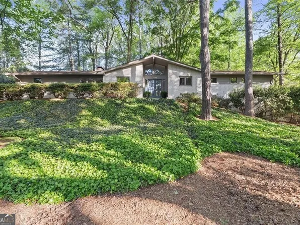 1096 Oxford Cres, Atlanta, GA 30319