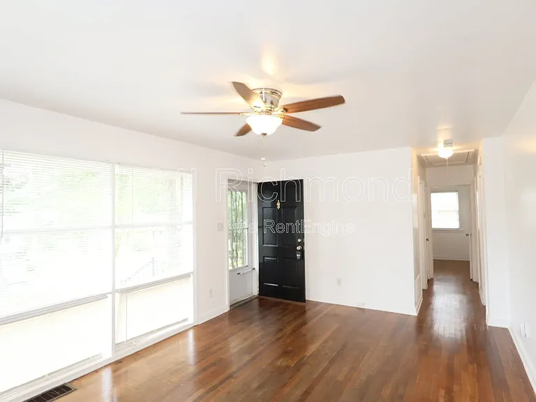 3006 Manor Dr — Photo 4