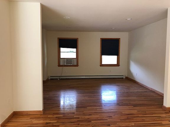 3rd image of 124 Miller Rd
