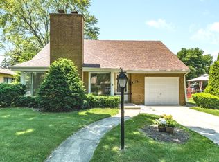 8338 Lowell Ave, Skokie, IL 60076