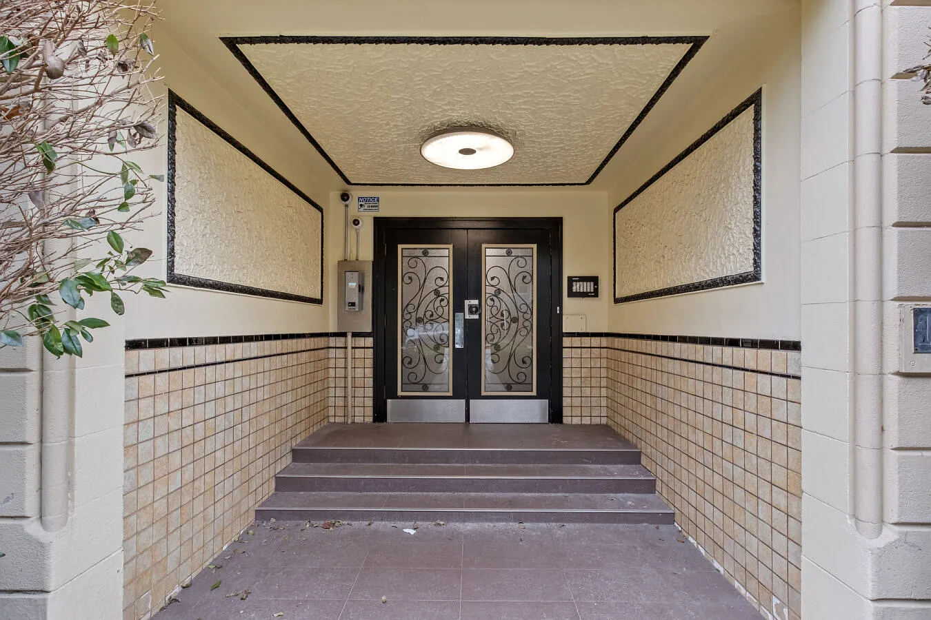 Vallejo Court Apartments — Photo 1